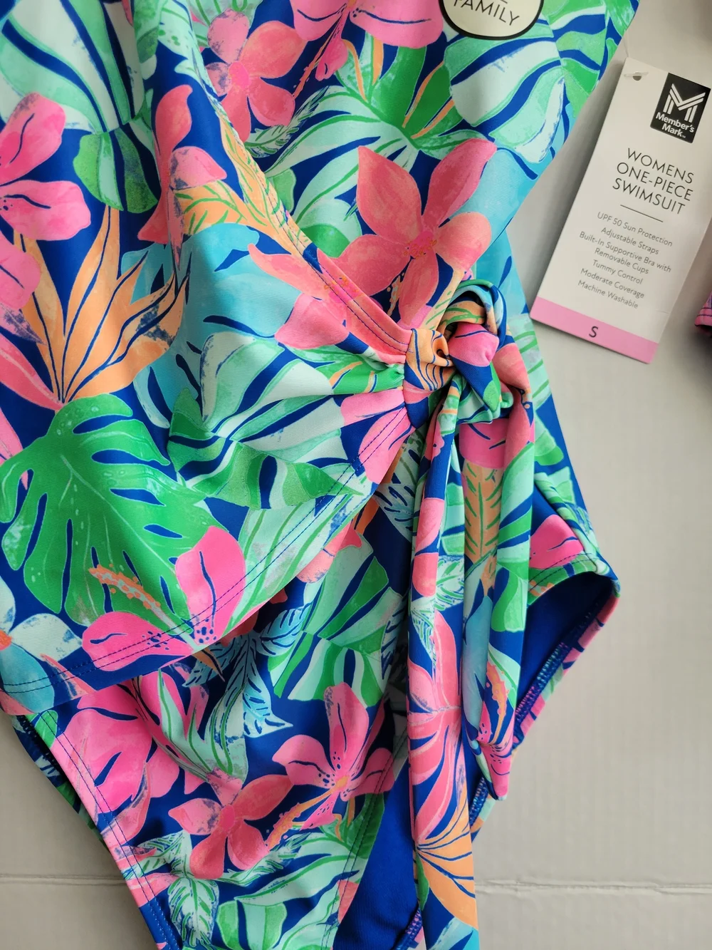 wonders mark vibrant tropical
